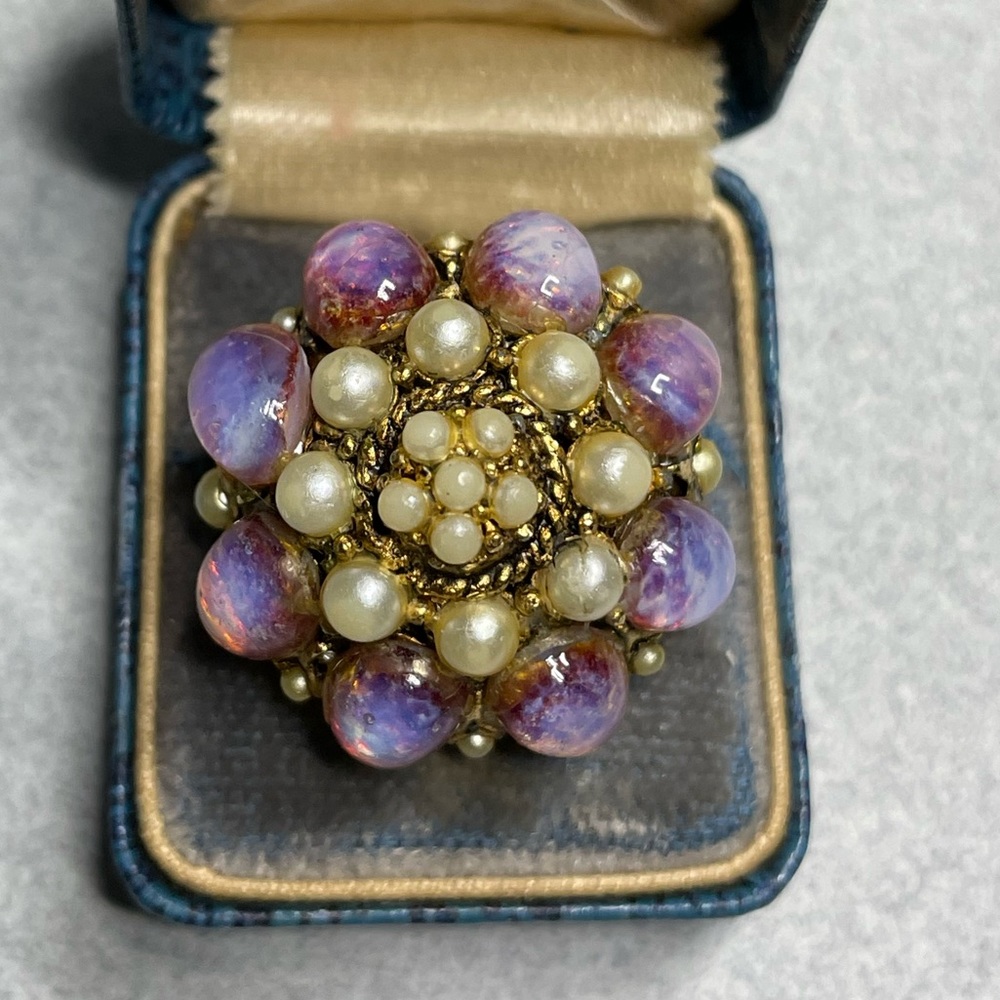 Vintage Opal Glass High Dome Adjustable Ring Size 7 Imitation Pearl Like A Cake - Picture 1 of 12